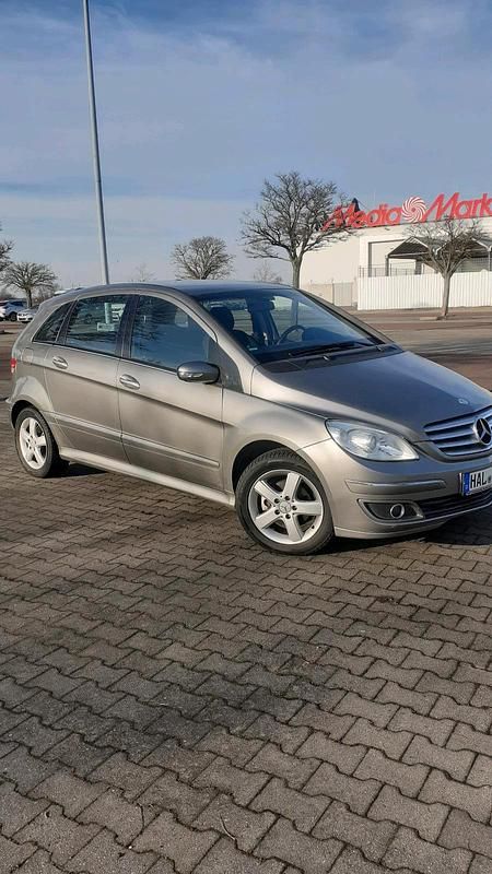 Silber Gebraucht 2005 Mercedes B170 Van / Kleinbus | 2.750 € (Superpreis) - Bild 1/4