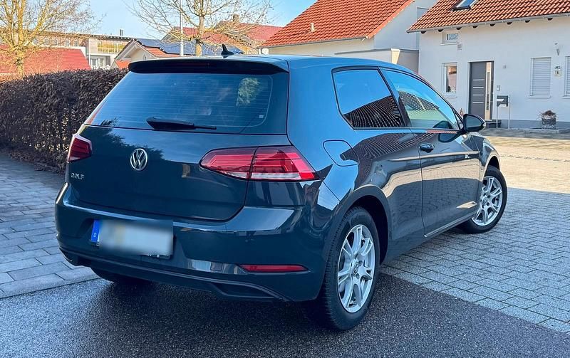 Gebraucht VW Golf VII Trendline 86 PS (63 kW) 2017 Grau Kleinwagen