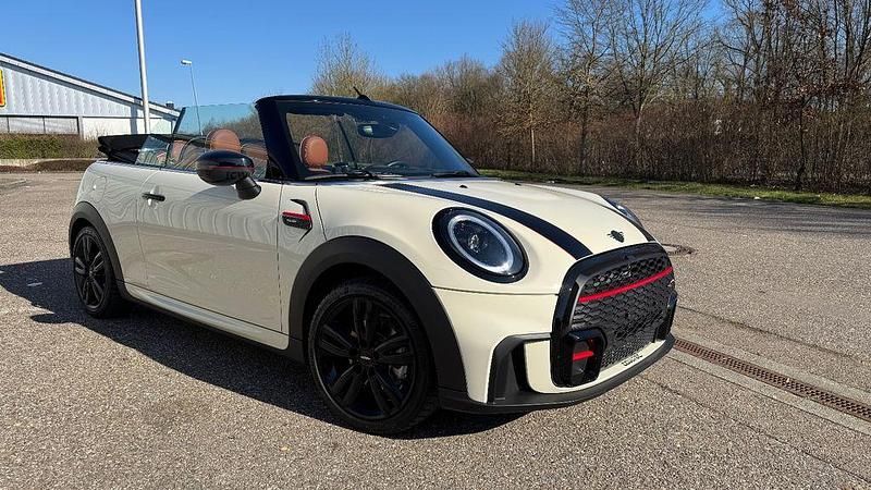 Weiß Gebraucht 2021 Mini John Cooper Works Kleinwagen | 28.500 € (Teuer) - Bild 1/4