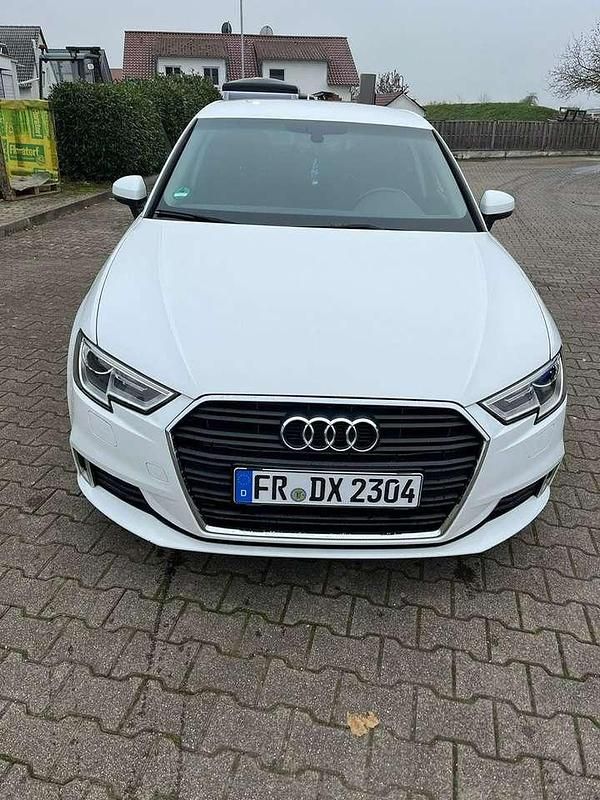 Ibisweiß Gebraucht 2016 Audi A3 Sportback Kleinwagen | 13.990 € (Fairer Preis) - Bild 1/4