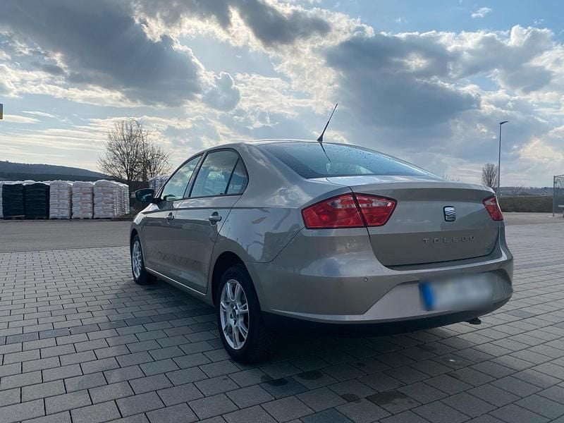 Gebraucht Seat Toledo 105 PS (77 kW) 2013 Gold Kleinwagen