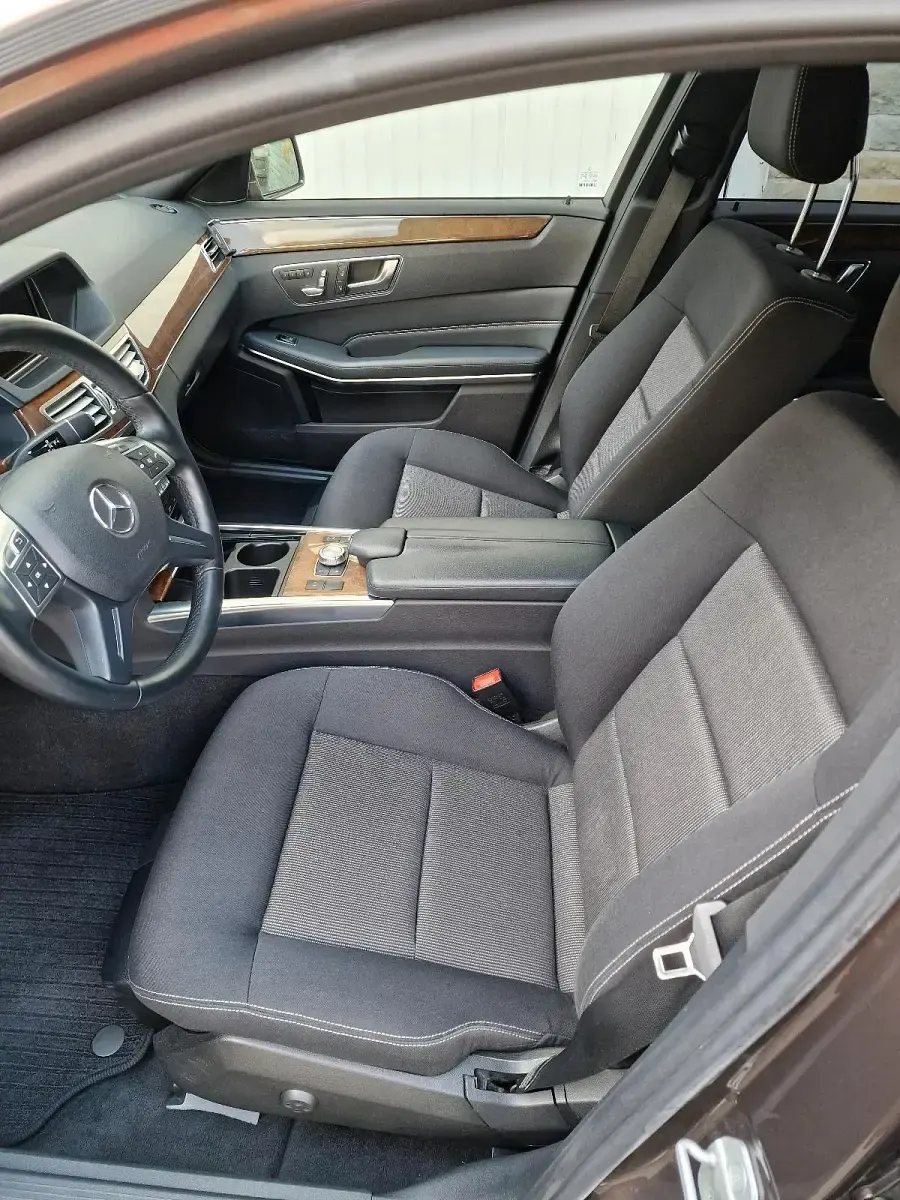 Gebraucht Mercedes E350 252 PS (185 kW) 2013 Braun Limousine