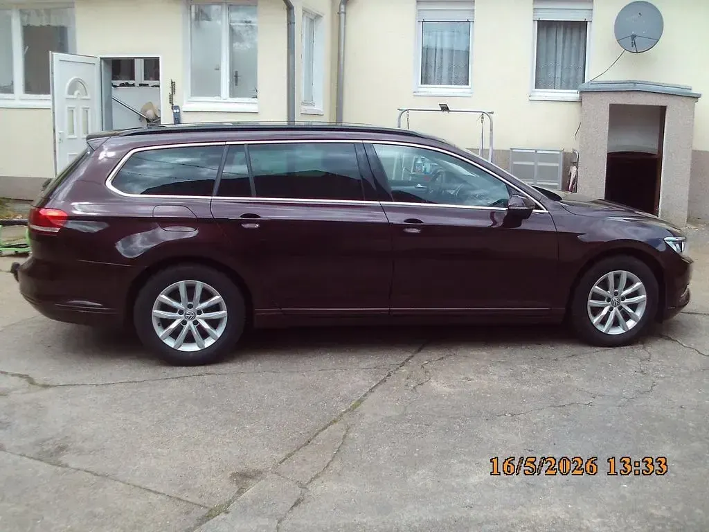 Gebraucht VW Passat Comfortline 179 PS (131 kW) 2017 Rot Kombi