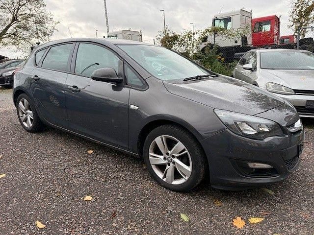 Grau Gebraucht 2015 Opel Astra Style Limousine | 4.990 € (Guter Preis) - Bild 1/4