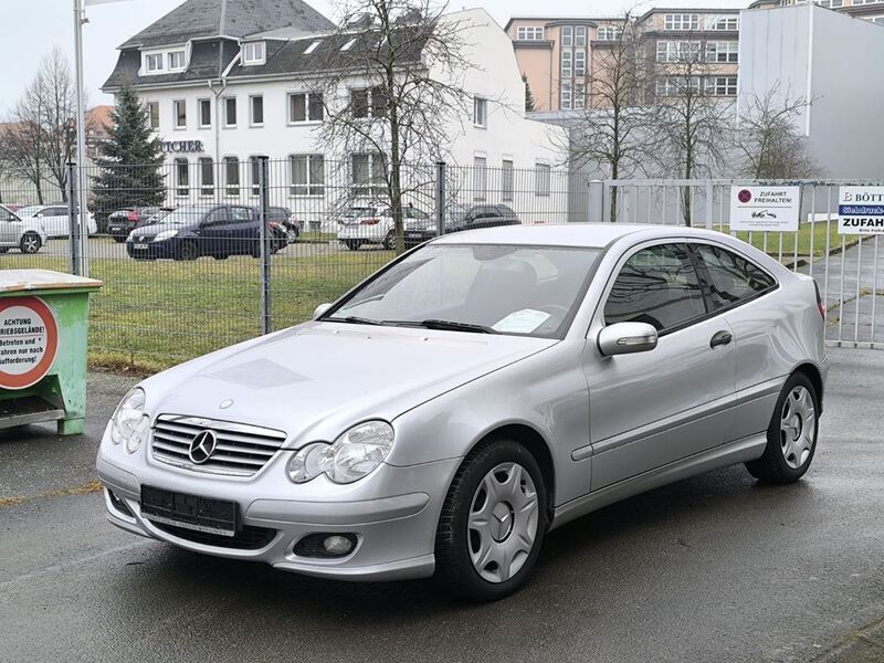 Gebraucht Mercedes C180 143 PS (105 kW) 2005 Silber Coupé
