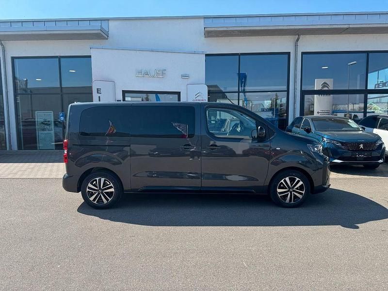 Neu Citroën Spacetourer 179 PS (131 kW) 2026 Grün Van / Kleinbus