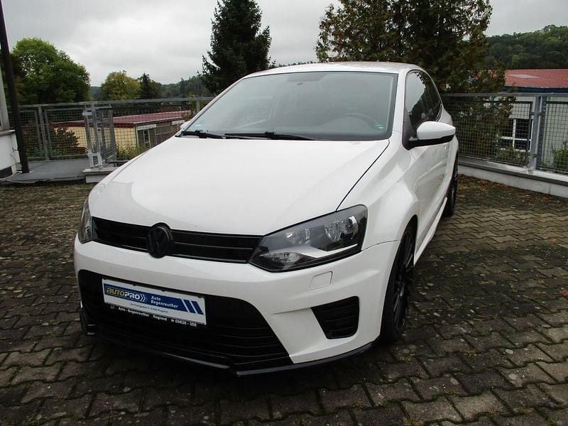 Weiß Gebraucht 2011 VW Polo Highline Limousine | 6.990 € (Teuer) - Bild 1/4