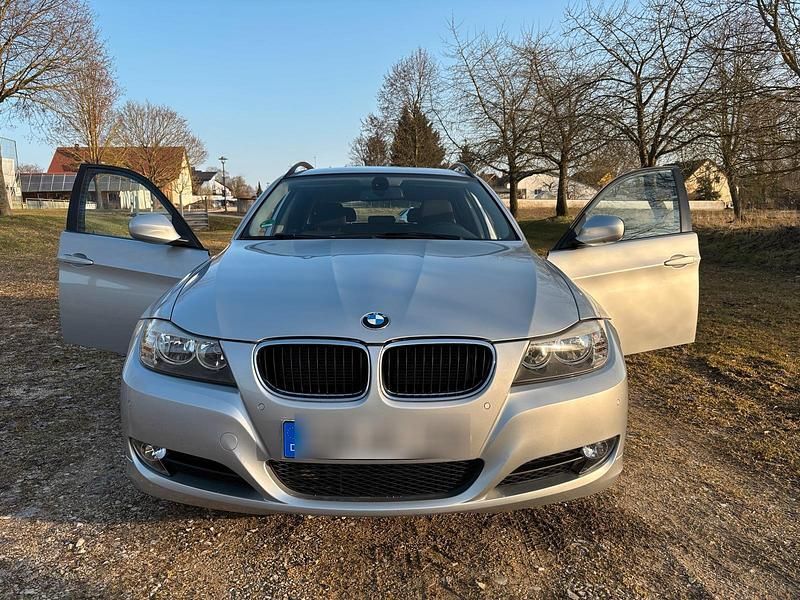 Gebraucht BMW 318 143 PS (105 kW) 2010 Grau Kombi