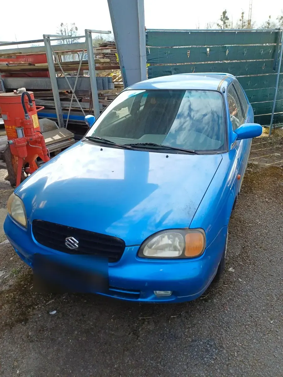 Usata Suzuki Baleno 85 CV (62 kW) 2001 Blu Utilitaria