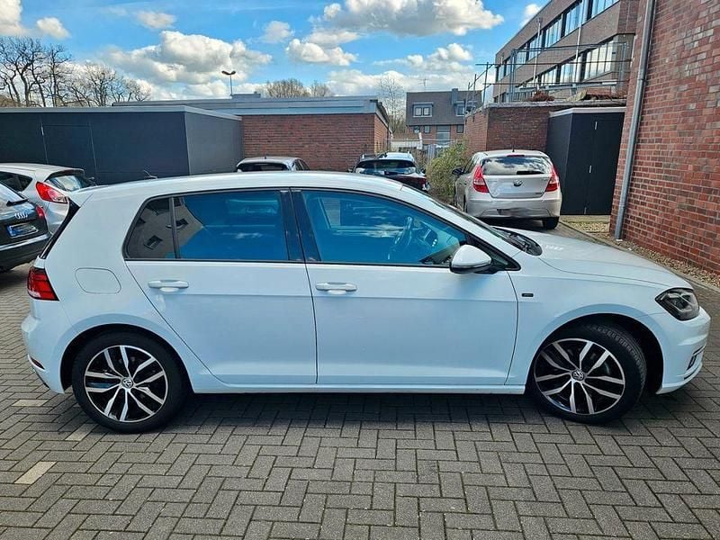 Gebraucht VW Golf VII Join 131 PS (96 kW) 2019 Weiß Limousine