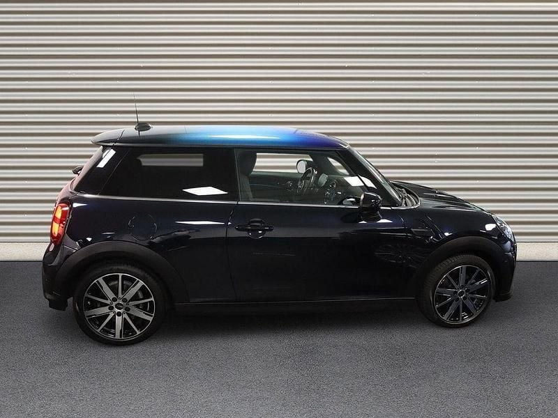 Gebraucht Mini Cooper 136 PS (100 kW) 2021 Schwarz Kleinwagen