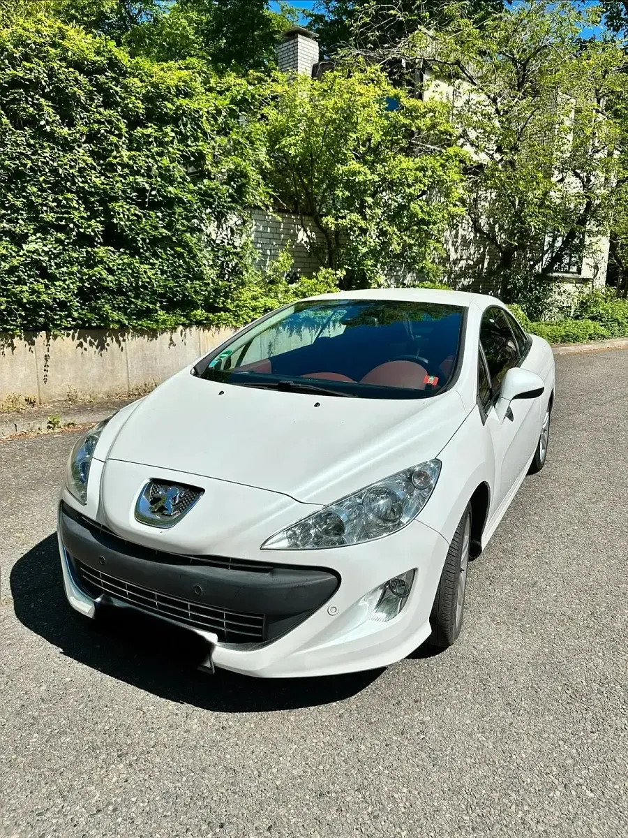 Gebraucht Peugeot 308 CC Platinum 140 PS (102 kW) 2010 Weiß Cabrio