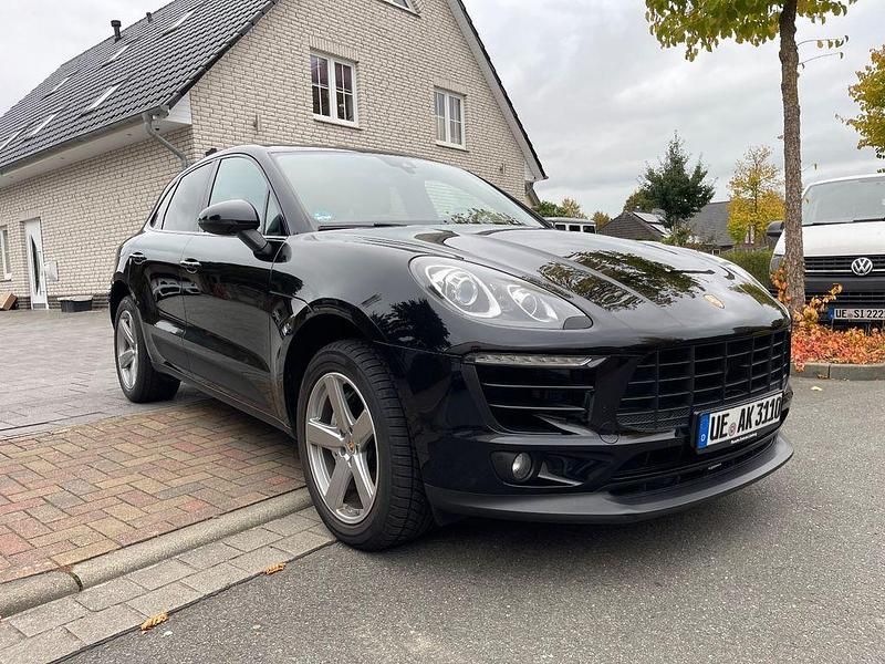 Schwarz Gebraucht 2016 Porsche Macan S SUV | 20.500 € (Fairer Preis) - Bild 1/4
