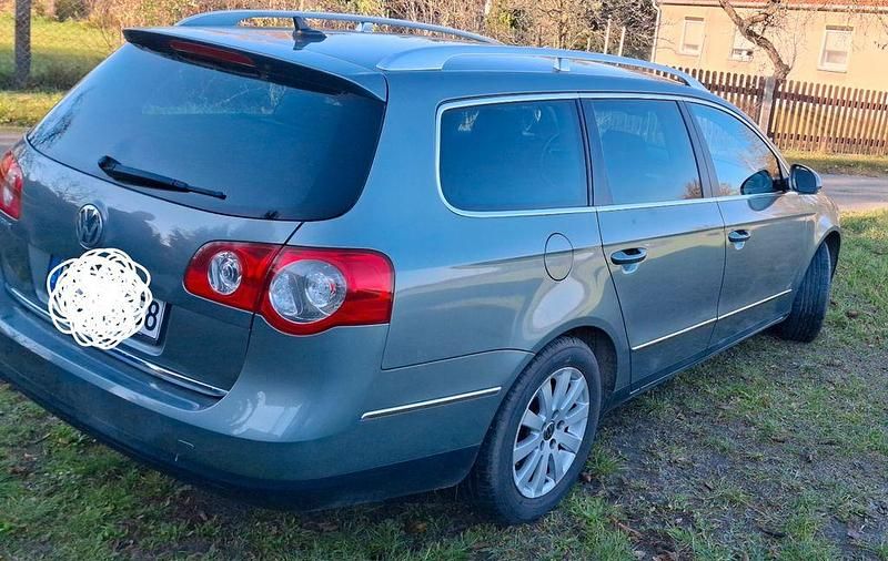 Gebraucht VW Passat Individual 140 PS (102 kW) 2008 Grün Kombi