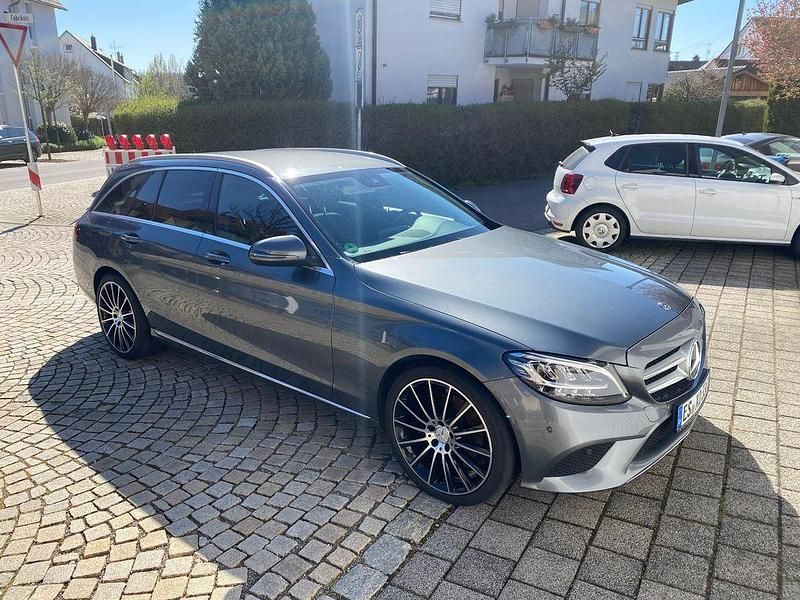 Gebraucht Mercedes C300 245 PS (180 kW) 2019 Grau Limousine