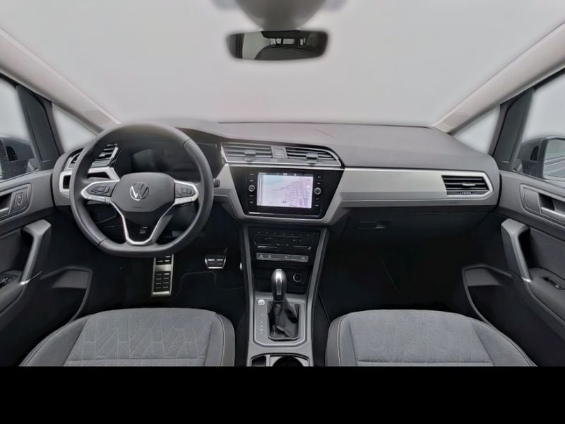 Gebraucht VW Touran S 150 PS (110 kW) 2024 Grau Van / Kleinbus