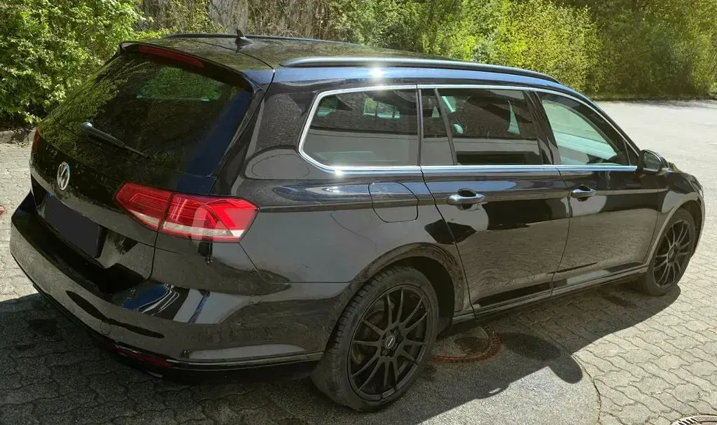 Gebraucht VW Passat Comfortline 150 PS (110 kW) 2015 Schwarz Kombi