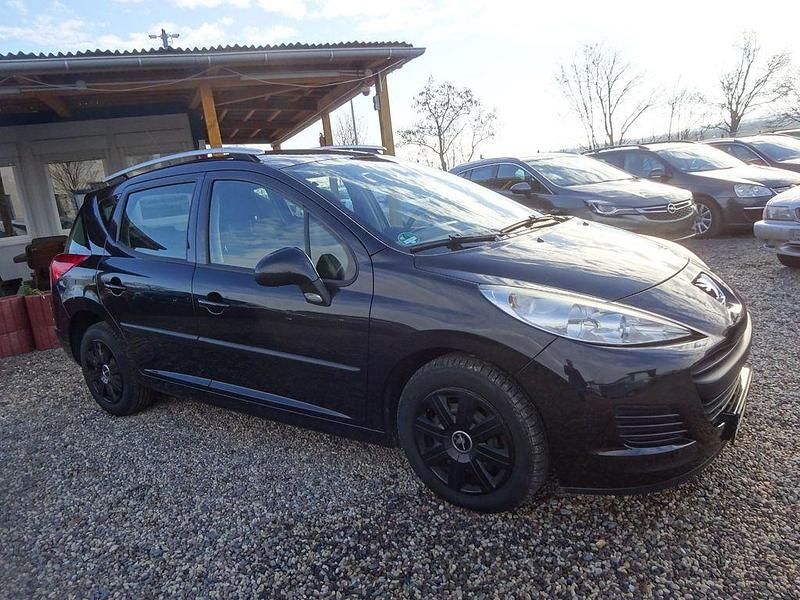 Gebraucht Peugeot 207 Tendance 95 PS (69 kW) 2011 Schwarz Kombi