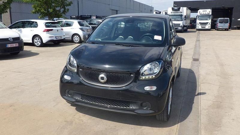 Schwarz Gebraucht 2018 Smart ForFour Limousine | 5.800 € (Guter Preis) - Bild 1/4