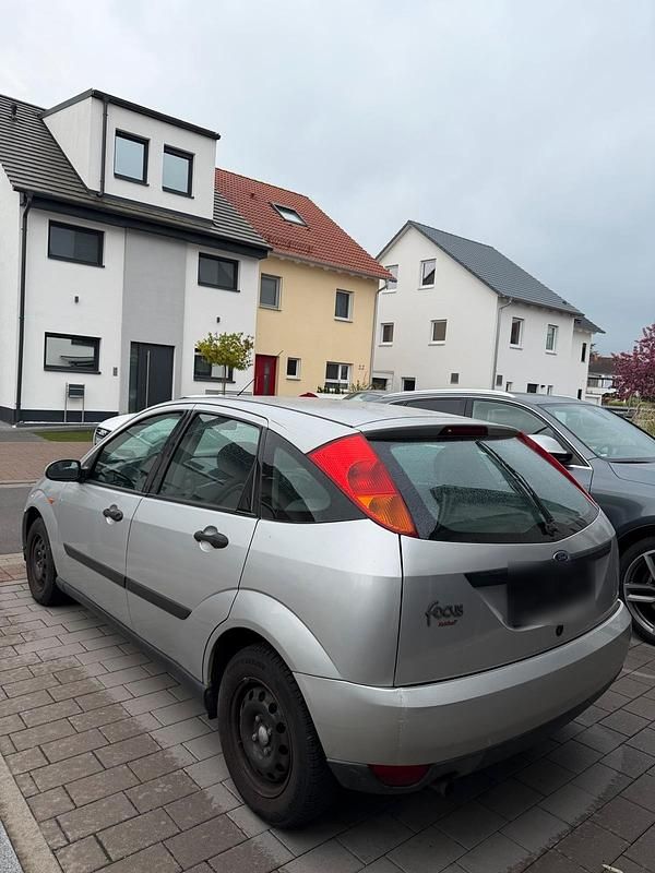 Usado Ford Focus 75 HP (55 kW) 2000 Citadino