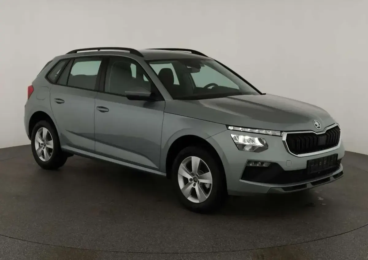 Neu Skoda Kamiq Selection 150 PS (110 kW) 2026 Race blau metallic SUV