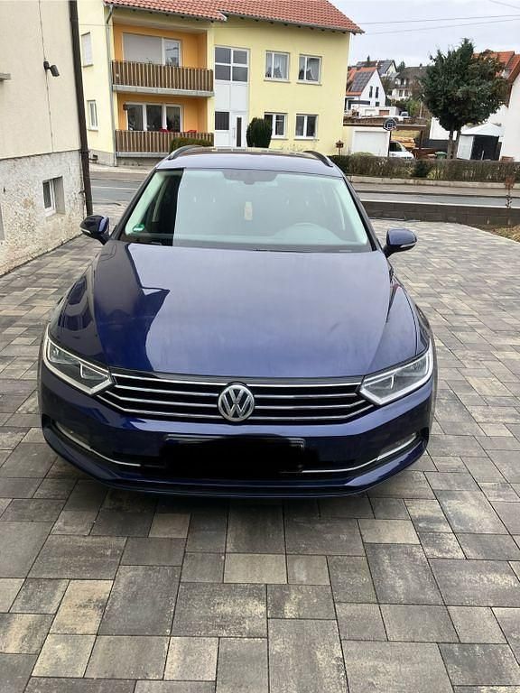 Gebraucht VW Passat Comfortline 150 PS (110 kW) 2017 Blau Kombi