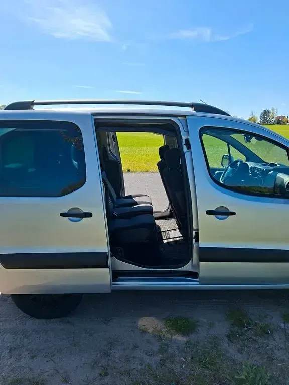 Gebraucht Peugeot Partner Tepee Active 92 PS (67 kW) 2012 Silber Van / Kleinbus