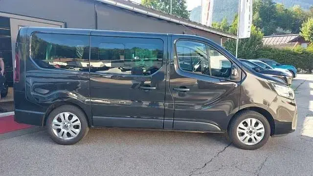 Gebraucht Nissan NV300 Tekna 170 PS (125 kW) 2021 Schwarz metallic Van