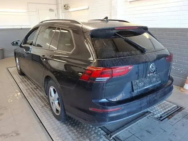 Gebraucht VW Golf VIII Life 116 PS (85 kW) 2023 Deep black perleffekt Kombi