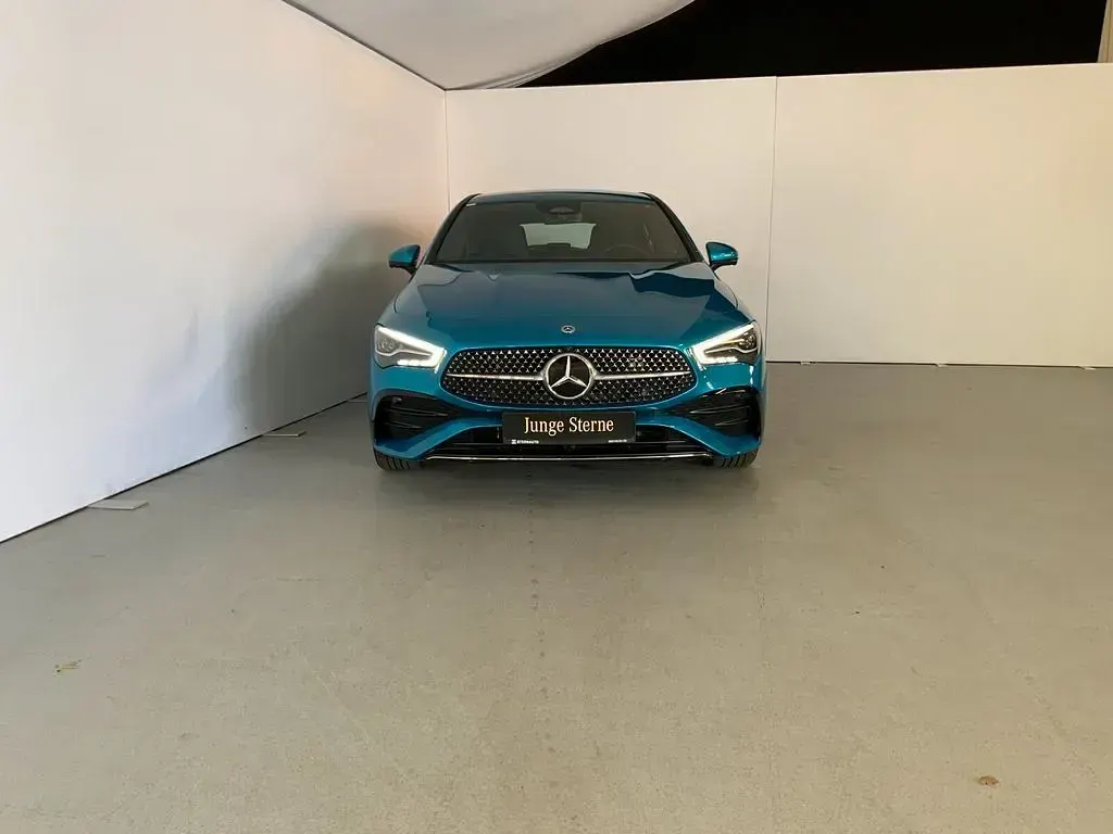 Gebraucht Mercedes CLA250e AMG line 218 PS (160 kW) 2024 Blau Coupé