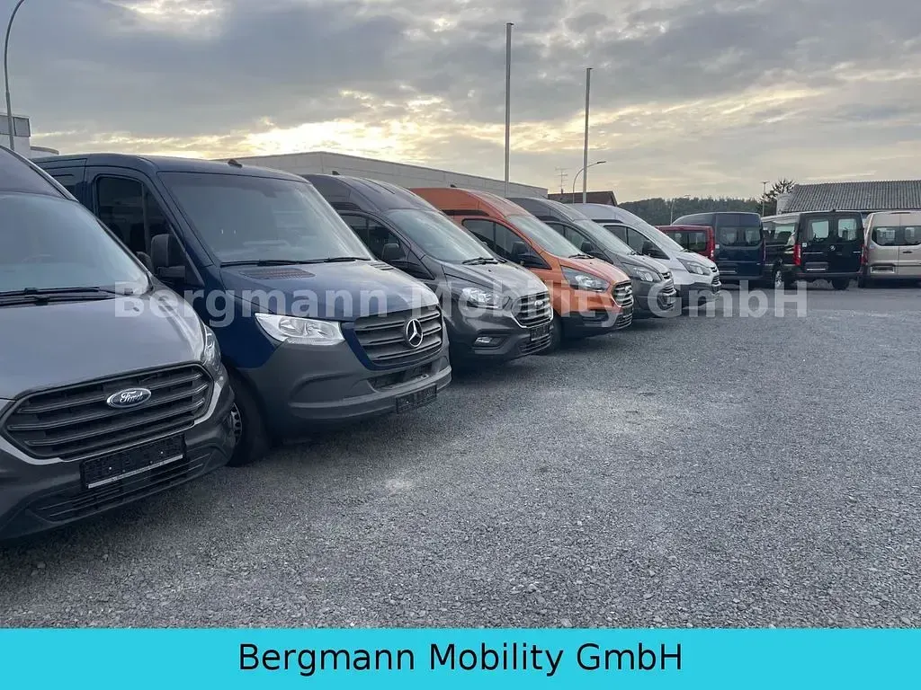 Używany Ford Transit 105 KM (77 kW) 2020 Niebieski Minivan