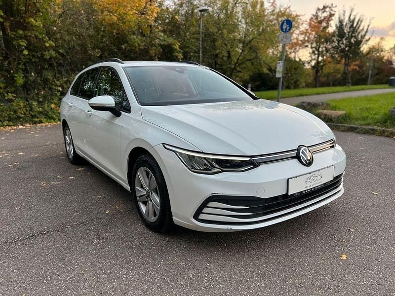 Weiß Gebraucht 2022 VW Golf VIII Kombi | 16.399 € (Superpreis) - Bild 1/4