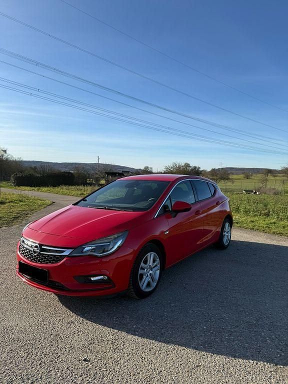 Gebraucht Opel Astra Dynamic 150 PS (110 kW) 2015 Rot Limousine