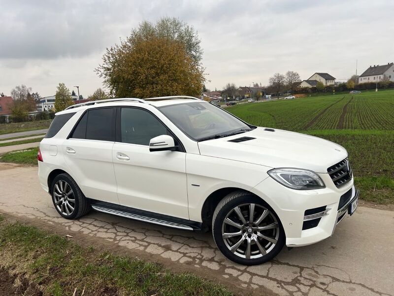 Gebraucht Mercedes ML350 258 PS (189 kW) 2012 Weiß SUV