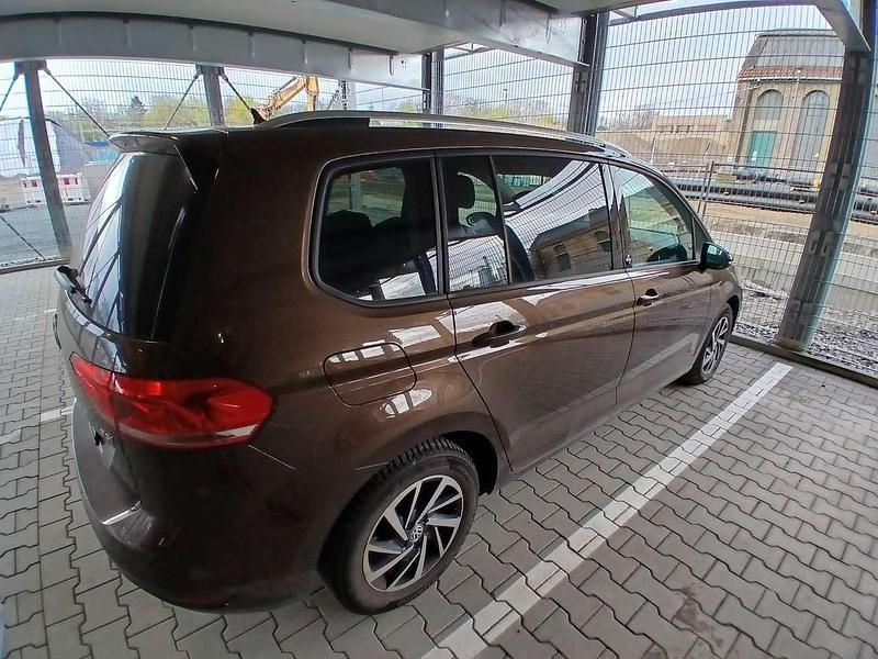 Gebraucht VW Touran Sound 150 PS (110 kW) 2017 Braun Van / Kleinbus