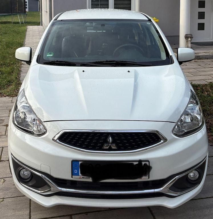 Weiß Gebraucht 2017 Mitsubishi Space Star Diamant Edition Kleinwagen | 6.299 € (Fairer Preis) - Bild 1/4