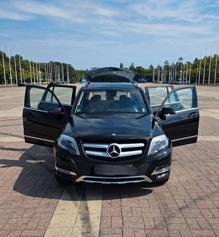 Schwarz Gebraucht 2014 Mercedes GLK250 SUV | 18.500 € (Etwas zu teuer) - Bild 1/4