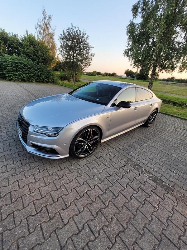 Grau Gebraucht 2015 Audi A7 Competition Kleinwagen | 27.900 € (Guter Preis) - Bild 1/4