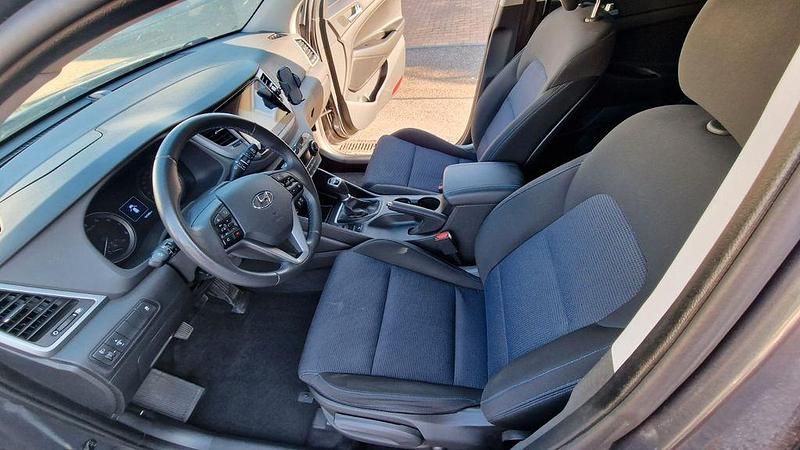 Gebraucht Hyundai Tucson Trend 177 PS (130 kW) 2015 Grau SUV