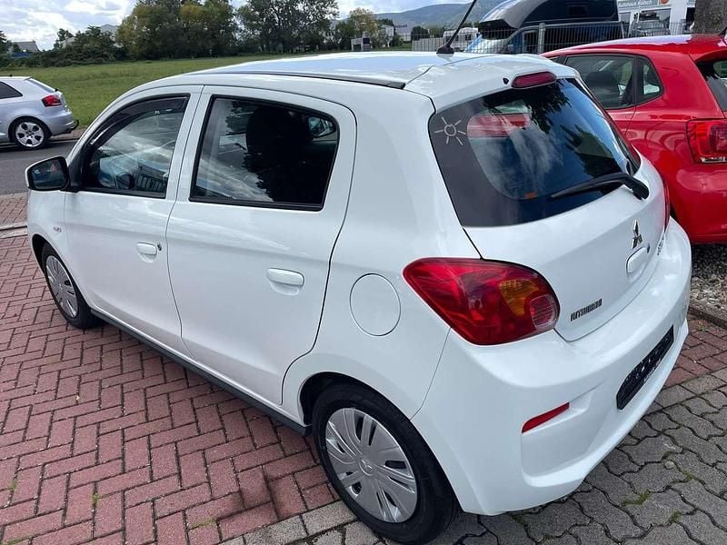 Gebraucht Mitsubishi Space Star Basis 71 PS (52 kW) 2018 Weiß Kleinwagen