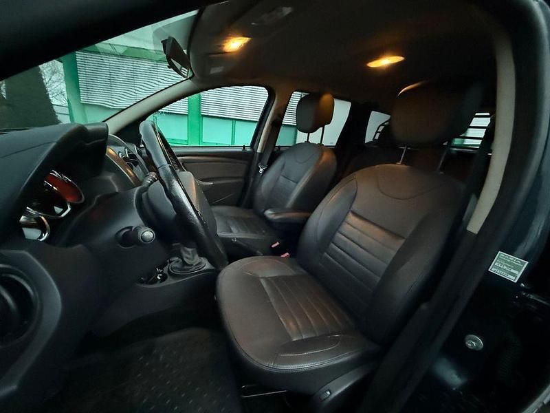 Grau Gebraucht 2016 Dacia Duster Prestige SUV | 9.600 € (Fairer Preis) - Bild 1/4
