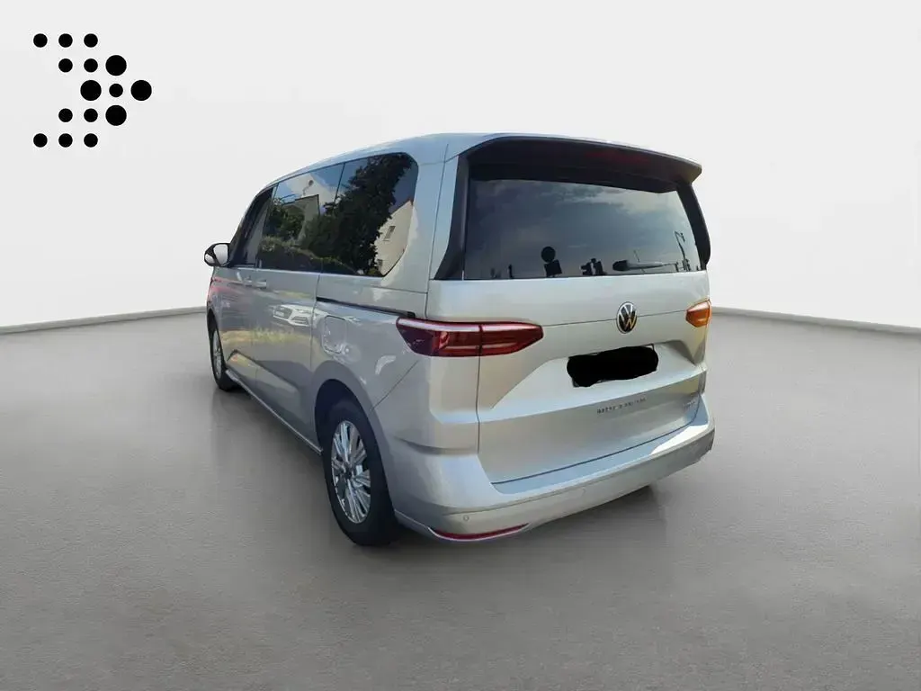 Gebraucht VW Multivan Basis 218 PS (160 kW) 2023 Reflexsilber metallic Van / Kleinbus
