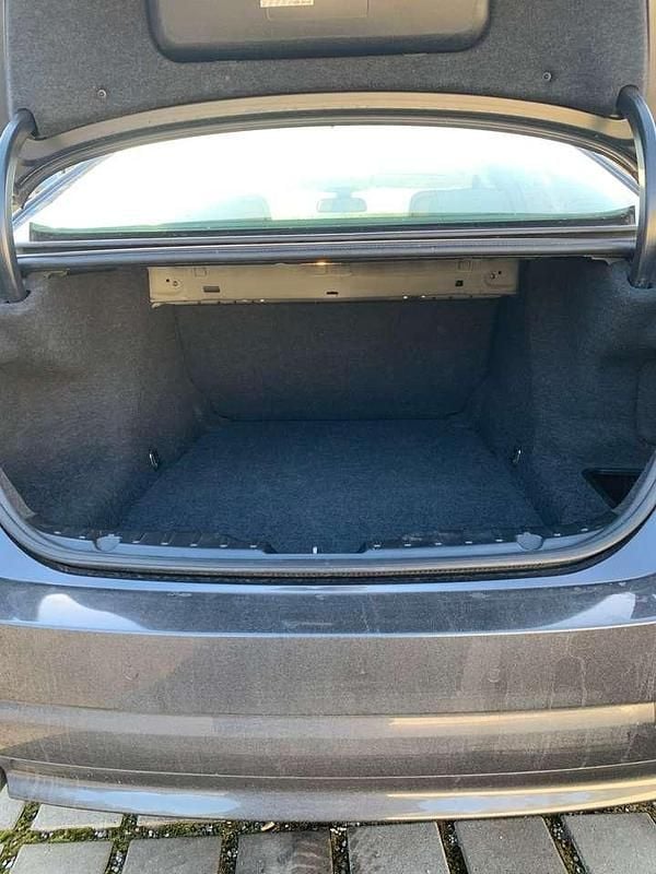 Gebraucht BMW 520 184 PS (135 kW) 2012 Grau Limousine