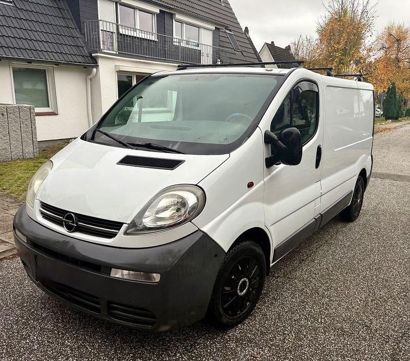 Weiß Gebraucht 2005 Opel Vivaro Van | 3.990 € (Guter Preis) - Bild 1/4