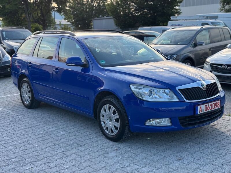 Blau Gebraucht 2009 Skoda Octavia Ambiente Kombi | 2.490 € (Fairer Preis) - Bild 1/4