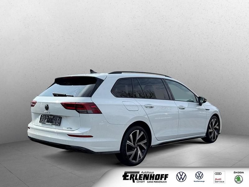 Gebraucht VW Golf VIII R-line 131 PS (96 kW) 2024 Weiß Kombi