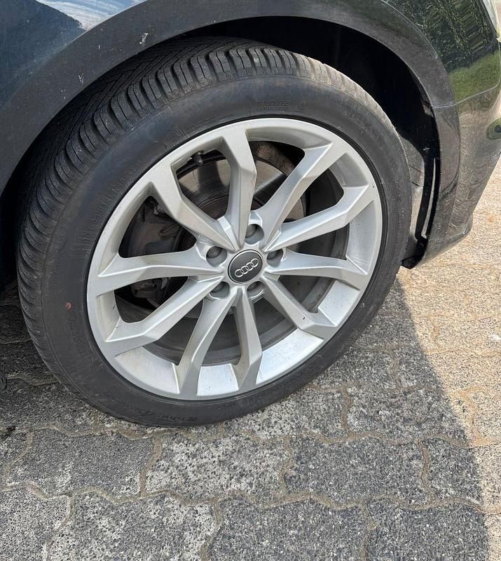 Gebraucht Audi A4 Ambiente 190 PS (139 kW) 2019 Schwarz Kombi