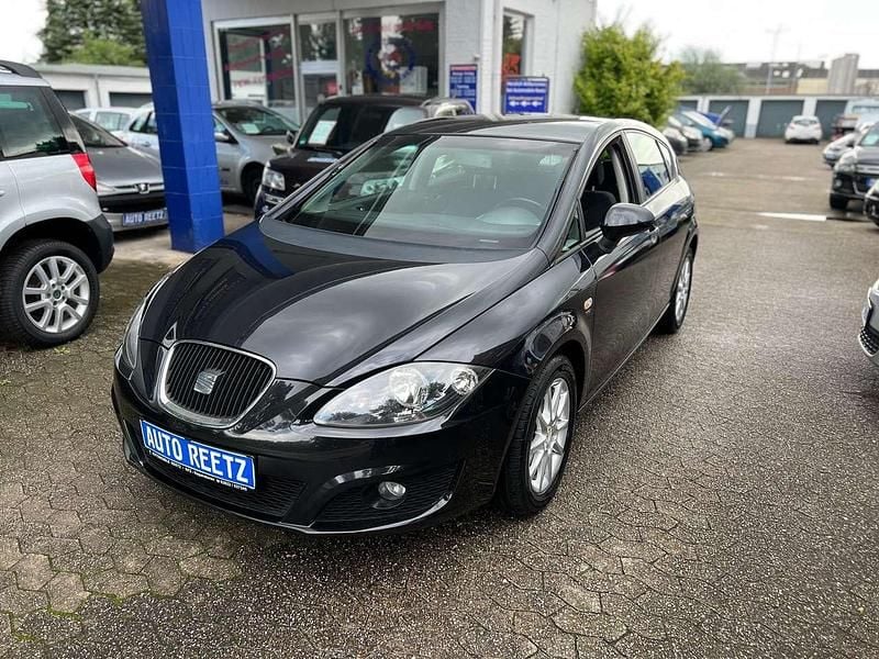 Schwarz Gebraucht 2011 Seat Leon Limousine | 6.990 € - Bild 1/4