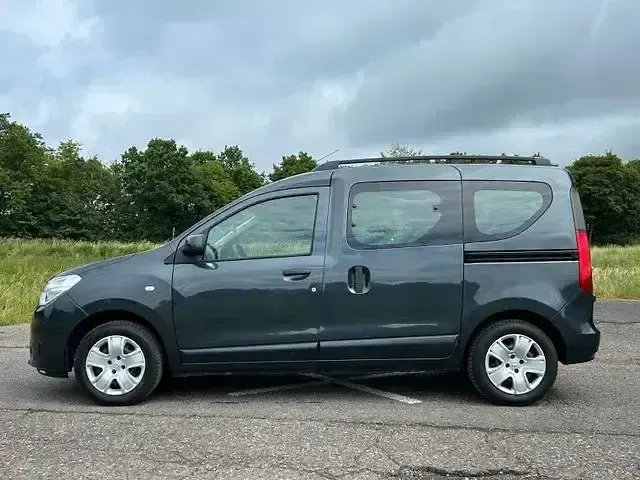 Gebraucht Dacia Dokker Comfort 102 PS (75 kW) 2018 Kometengrau Van / Kleinbus