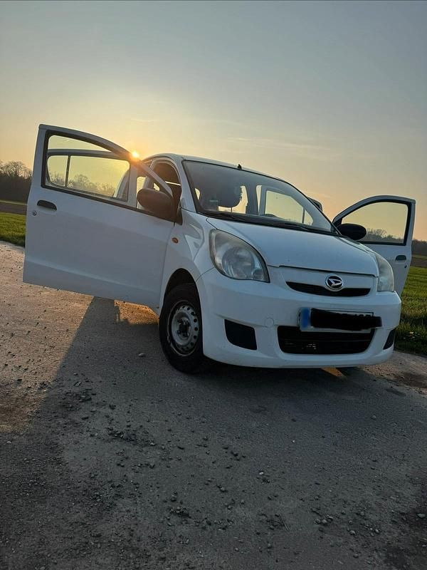 Gebraucht Daihatsu Cuore 69 PS (50 kW) 2010 Weiß Kleinwagen